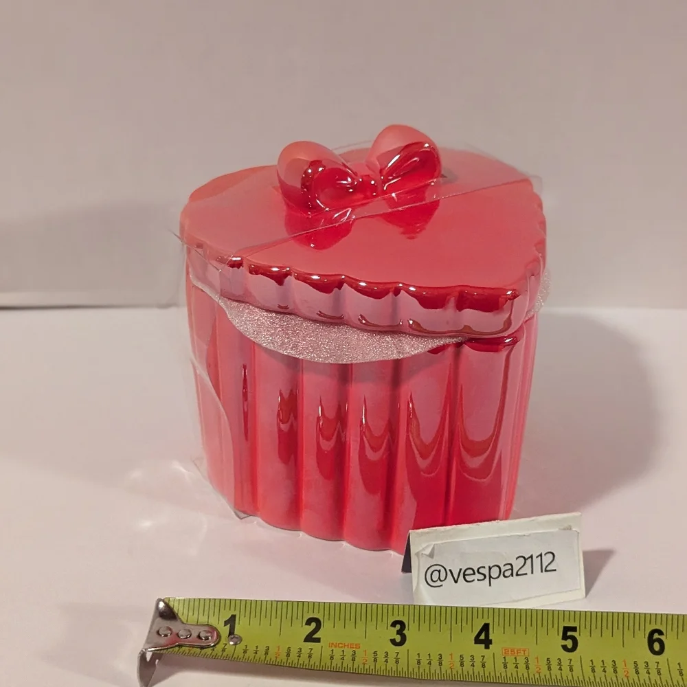 Target Bullseye Playground Valentines Heart Shaped Bow Canister Red Ceramic Jar
